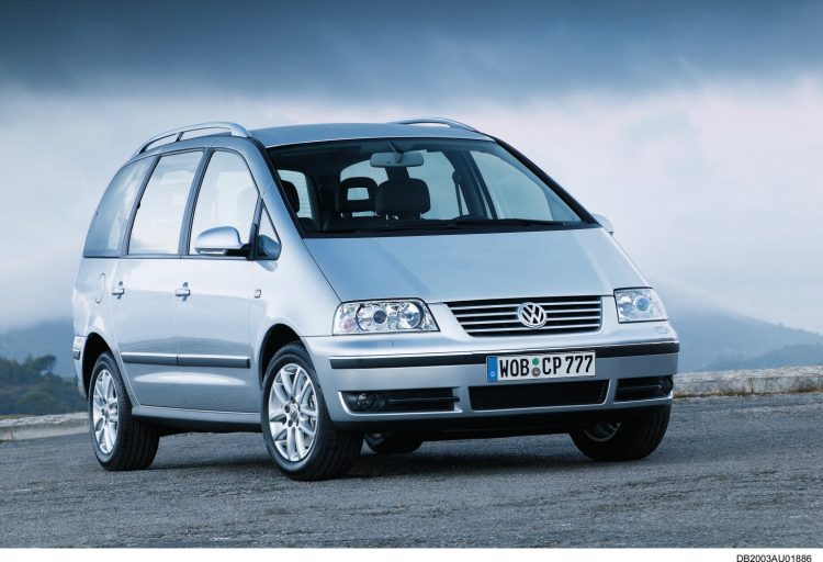 What Kind of Family Trip Will Fall in Love with Volkswagen Sharan?