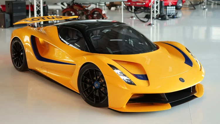 The Ultimate Lightweight Performance Machine: A Supercar That Will Stun You!
