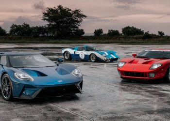 When Extreme Speed Meets Elegance: A Supercar Like No Other!