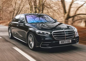 Mercedes-Benz S-Class: The Ultimate Power Move – Here’s Why It Rules the Roads!