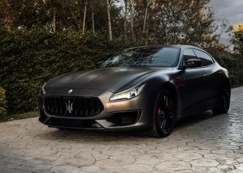 Maserati Quattroporte: Drive This Italian Masterpiece and Feel Like a Movie Star Every Day!