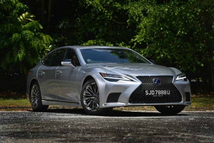 Is This Sedan the Answer to Combining Family Life and Billionaire Style?