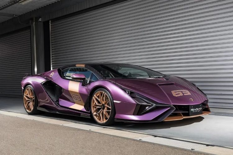 Does This Lamborghini Have the Power to Make You Forget the Speed Limit?