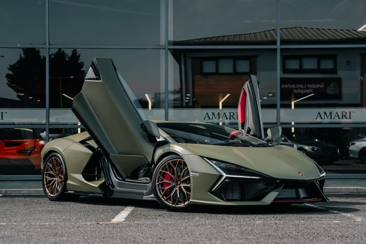 Lamborghini Revuelto: The V12 Hybrid That Marks a New Era for Lamborghini
