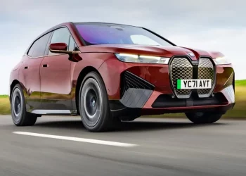 When You’re Driving a Luxury SUV, Are You Showing Off or Just Enjoying the Ride?