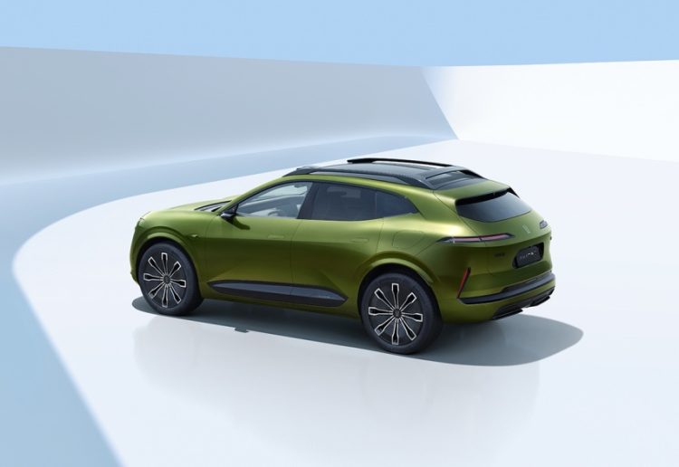 What Makes This SUV Exceptional in Both the City and the Wilderness?