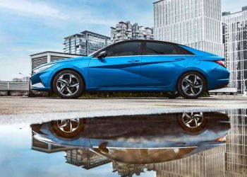 How Fuel Efficiency in Sedans Affects Daily Driving Costs