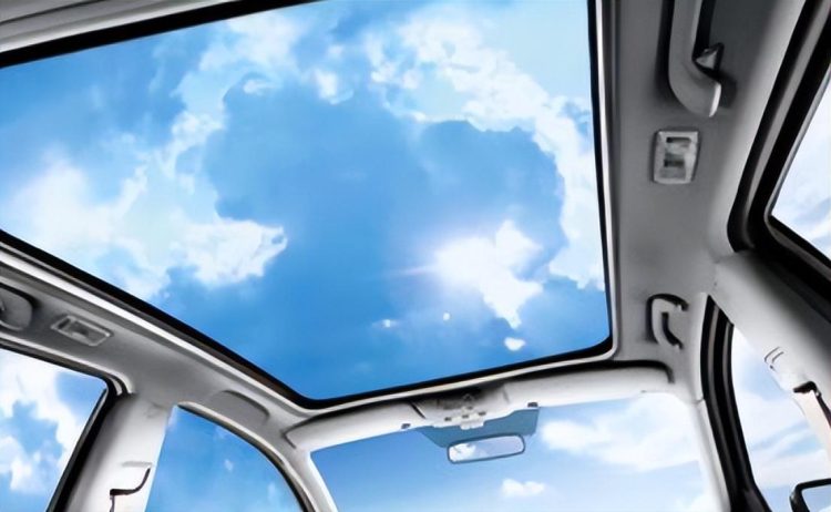 Panoramic Sunroof, Four-Wheel Drive: Which Features in an SUV Are Worth the Investment?