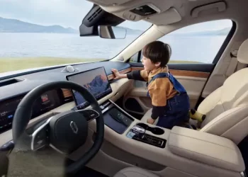 Which High-Tech Features Can Enhance the Driving Experience of Multi-Purpose Vehicles (MPVs)?