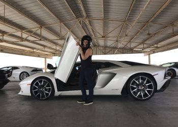 Why Is the Acceleration Performance of Supercars So Jaw-Dropping, Allowing Drivers to Feel Truly Airborne?