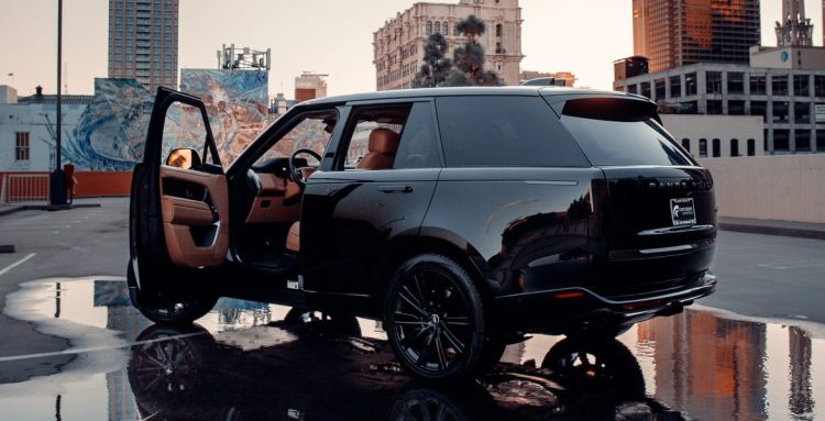 How to Choose a Spacious and Elegant Luxury SUV that Perfectly Meets Your Family Travel Needs