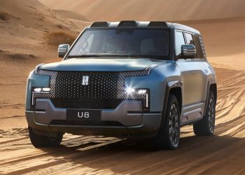 What Design Elements Make a Luxury SUV Perfect for Both Family Comfort and Adventure?