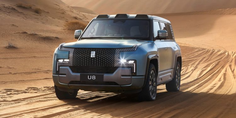 What Design Elements Make a Luxury SUV Perfect for Both Family Comfort and Adventure?