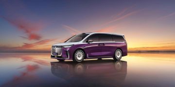 How Does the Space Design of Luxury MPVs Perfectly Support Family Trips and Business Travel?