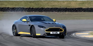 Are Manual Gearboxes Making a Comeback in Modern Supercars?