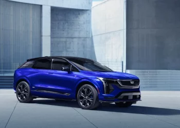 How Are Luxury SUVs Adapting to the Electric Revolution?