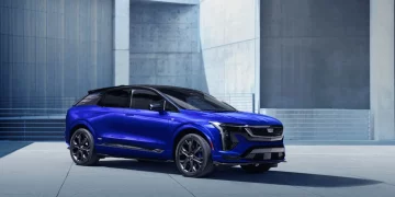 How Are Luxury SUVs Adapting to the Electric Revolution?