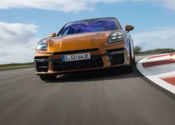 Are Hybrid Luxury Cars the Bridge Between Performance and Sustainability?