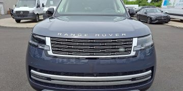 What Makes Luxury SUVs Ideal for Both Urban Living and Off-Road Adventures?