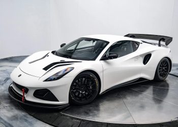 What Makes Supercars the Ultimate Dream for Enthusiasts in 2024?