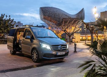 Why Are Custom Interiors in Luxury MPVs Becoming Status Symbols in Asia?